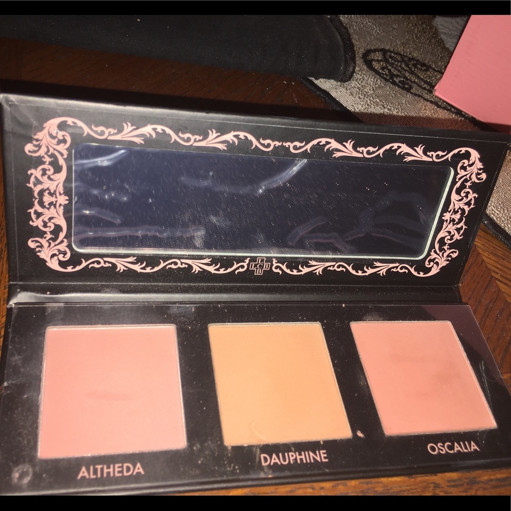 Makeup Bundle - Picture 3 of 8
